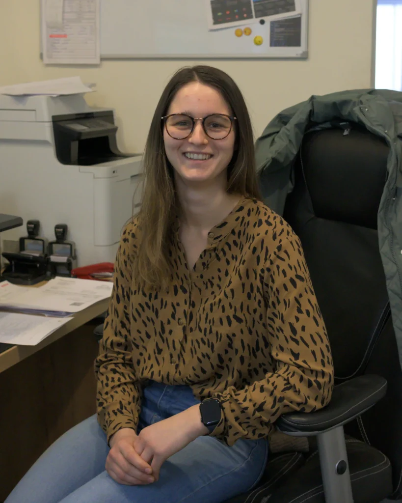 Barbara Kogler im Büromanagement und Kundenservice beim KFZ Betrieb Aitenbichler Bad Ischl